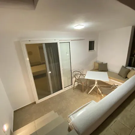 Lägenhetshotell Nikoletta Agios Prokopios (Naxos)