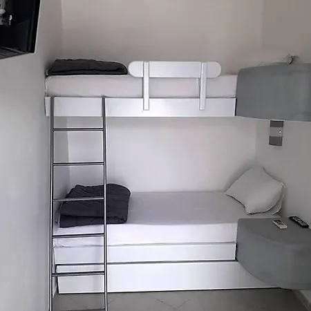 Lägenhetshotell Nikoletta 4*