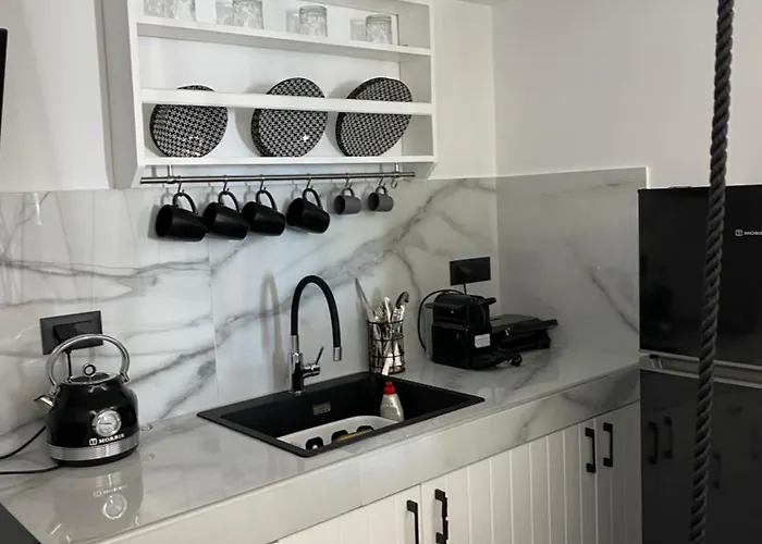 Nikoletta 아파트호텔